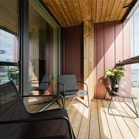 Elegant Seaview Flat In Noblessner タリン