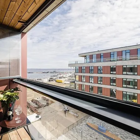 Elegant Seaview Flat In Noblessner Talin